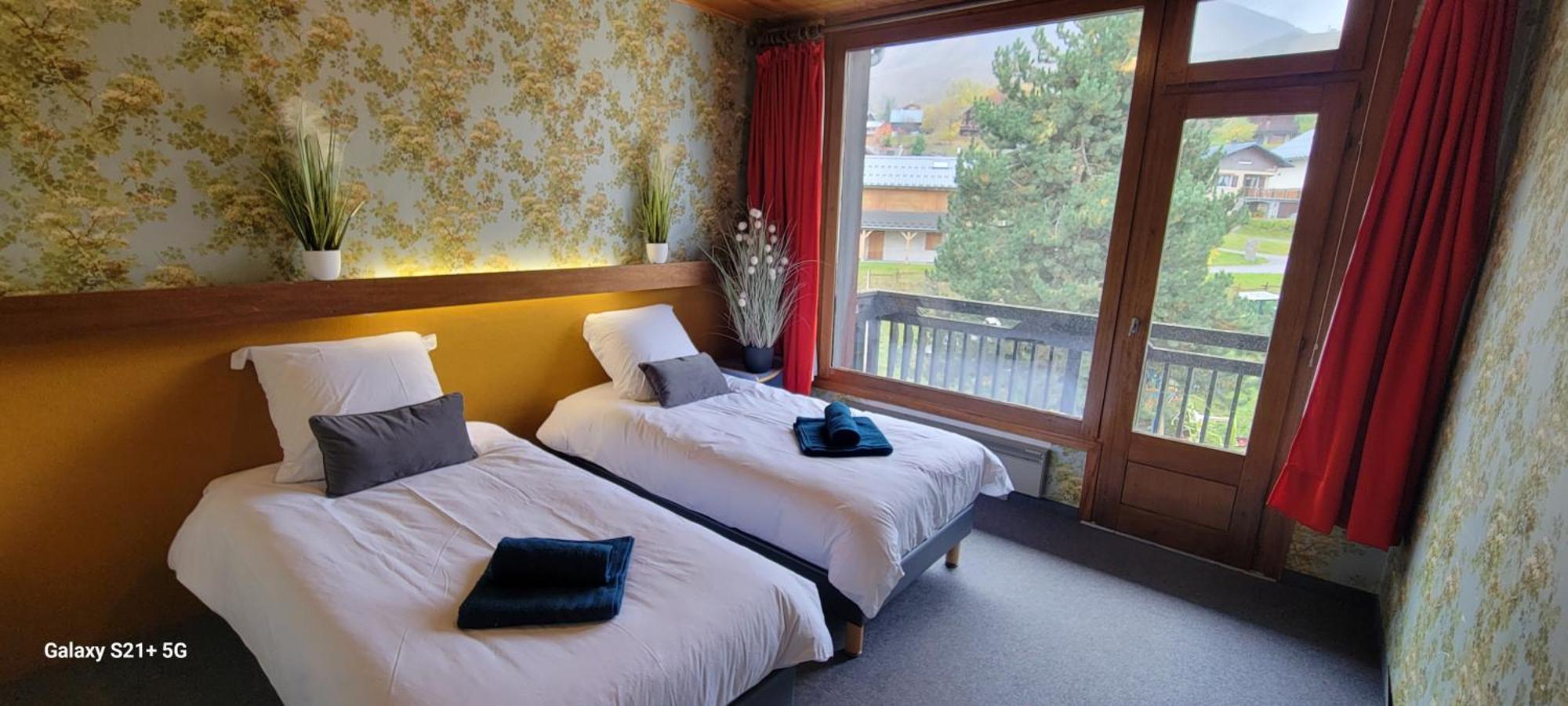Hotel La Rua อัลบิเยซ์-มงต์รงด์ ภายนอก รูปภาพ